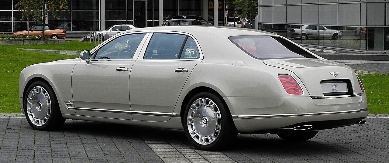 The same early modern Bentley Mulsanne standard-wheelbase sedan viewed from the rear in Düsseldorf in 2011.